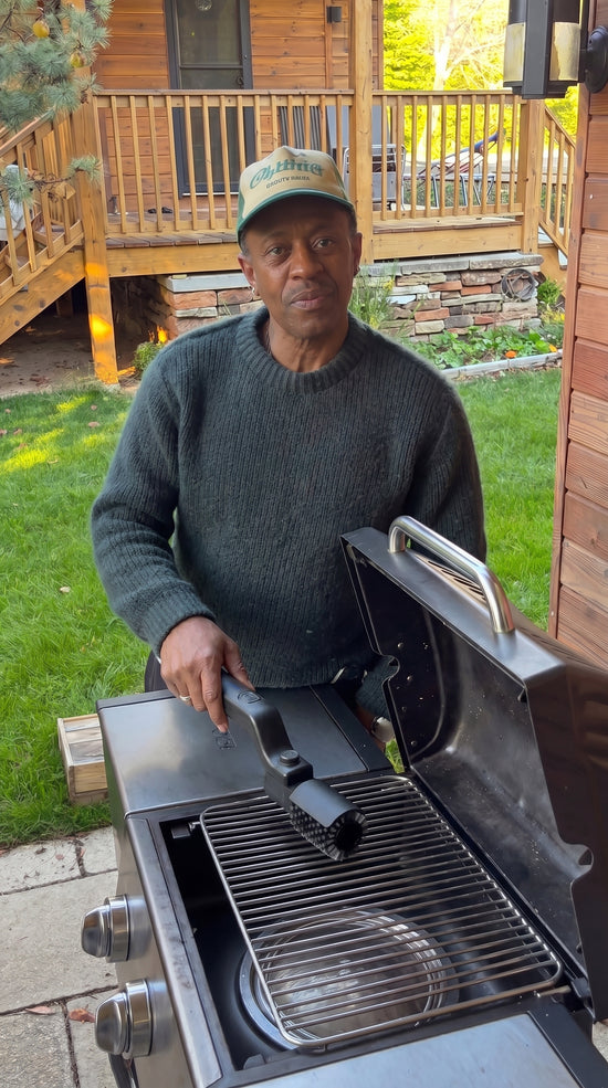 Electric BBQ Brush For Cleaning Heavy Grease And Grime From Grill Grates