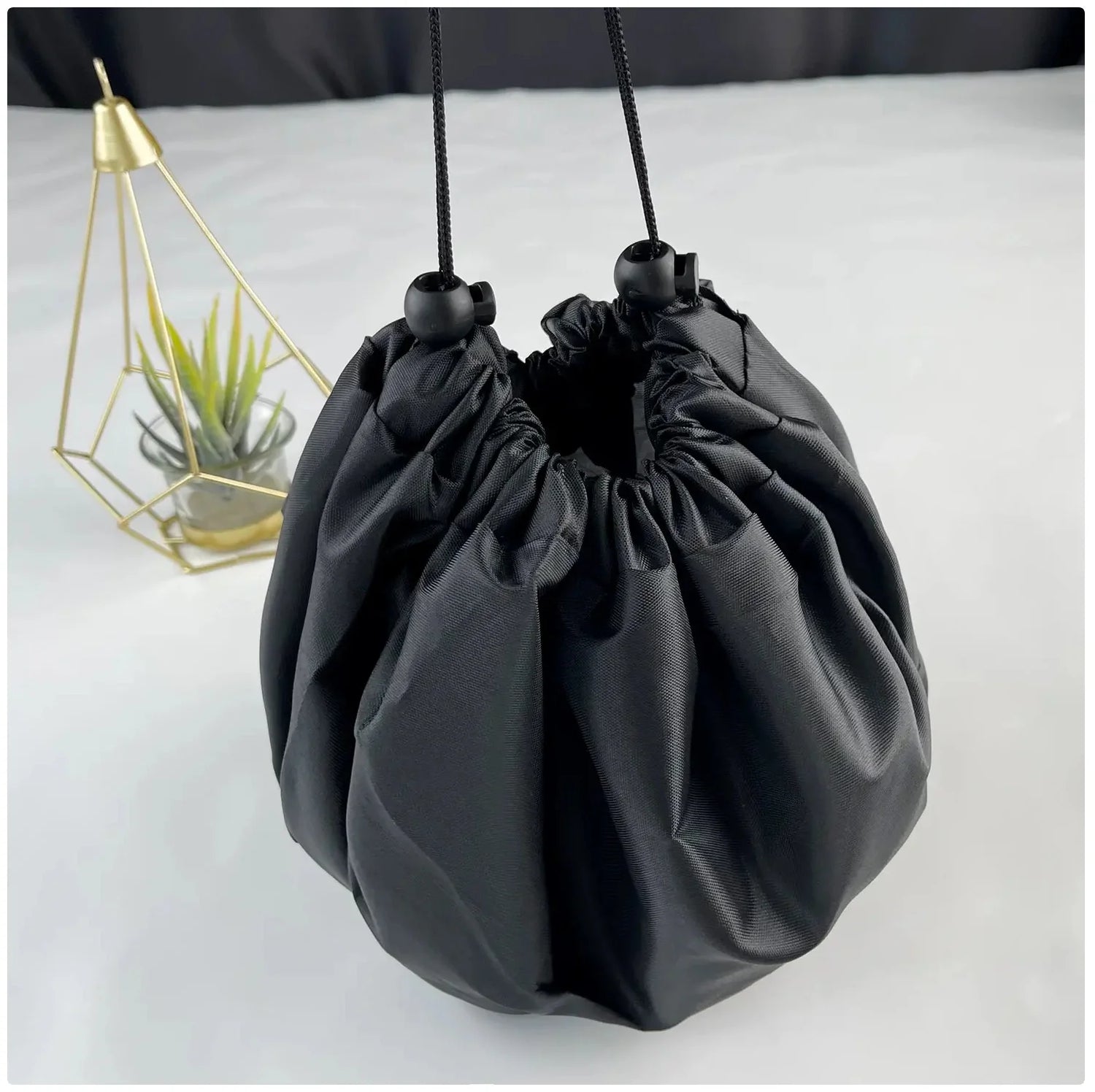Portable Quick Drawstring Storage Bag - Versatile Organizer for Travel & Home