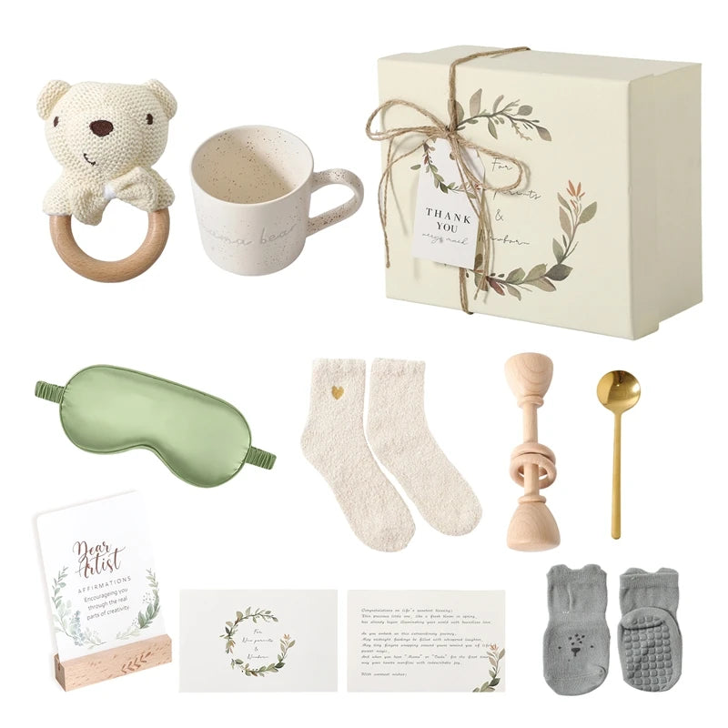 Baby Bathing Set Gift Box Cotton Socks Newborn Growth Memorial Card Wooden Bear Teether Wooden Rattle Baby Birth Gift