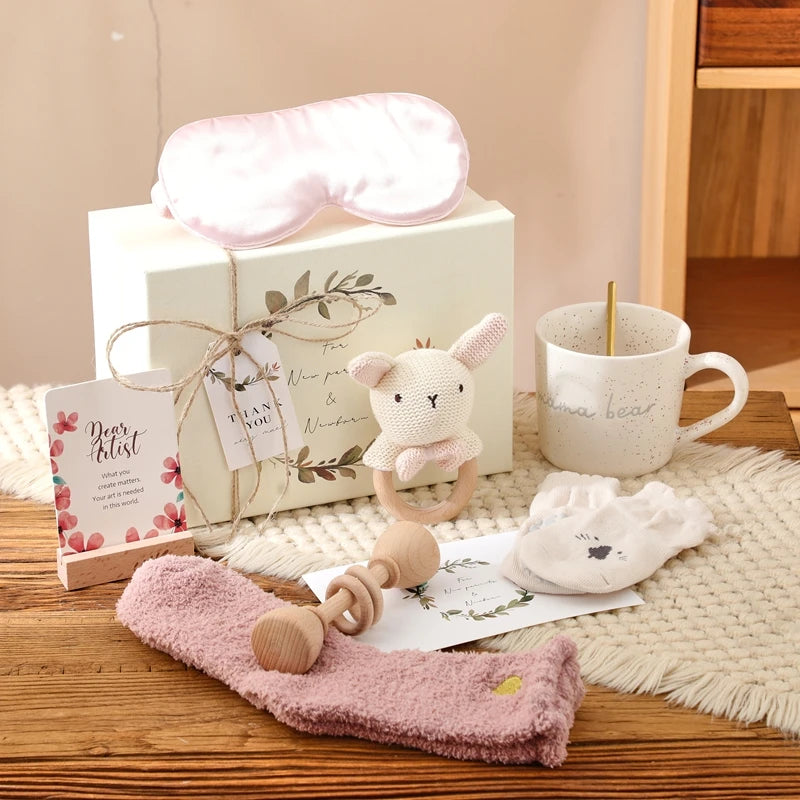 Baby Bathing Set Gift Box Wooden Rabbit Teether Wooden Rattle Cotton Socks Newborn Growth Memorial Card Baby Birth Gift