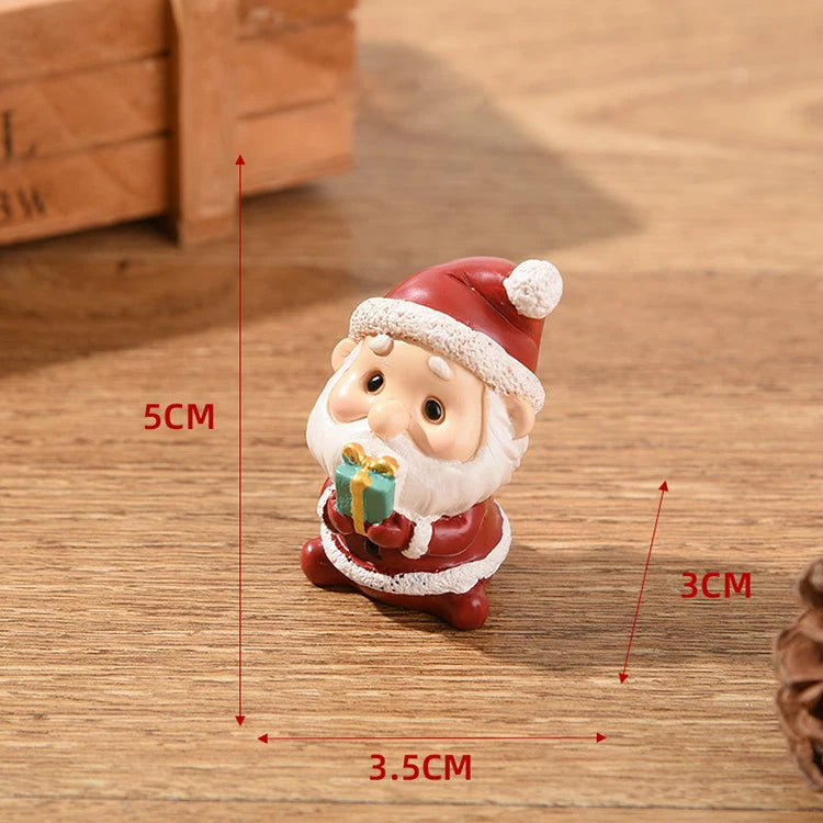 Christmas Resin Family Small Animal Ornaments Creative Home Decoration Mini Christmas Tree Old Man Christmas Gift