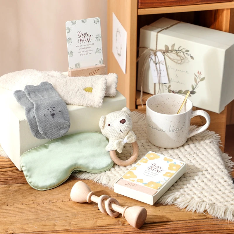 Baby Bathing Set Gift Box Cotton Socks Newborn Growth Memorial Card Wooden Bear Teether Wooden Rattle Baby Birth Gift