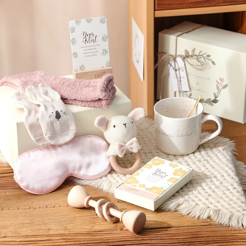 Baby Bathing Set Gift Box Cotton Socks Newborn Growth Memorial Card Wooden Bear Teether Wooden Rattle Baby Birth Gift