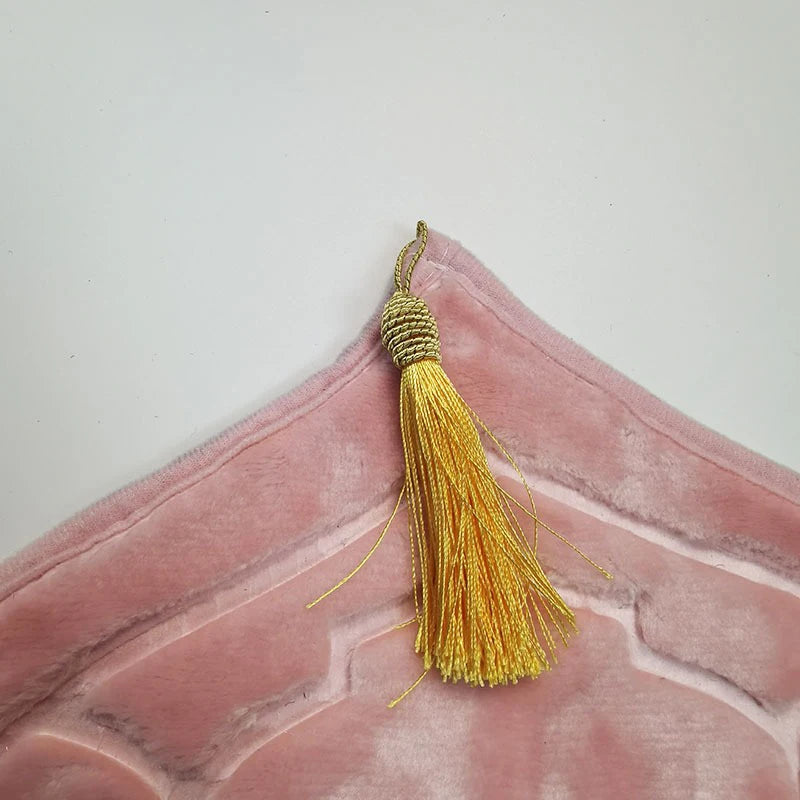 Bedroom Decoration Kneel Travel Rug Non-slip Prayer Mat Flannel Carpet for Muslim Ramadan Embossing Floor Carpets Portable Home