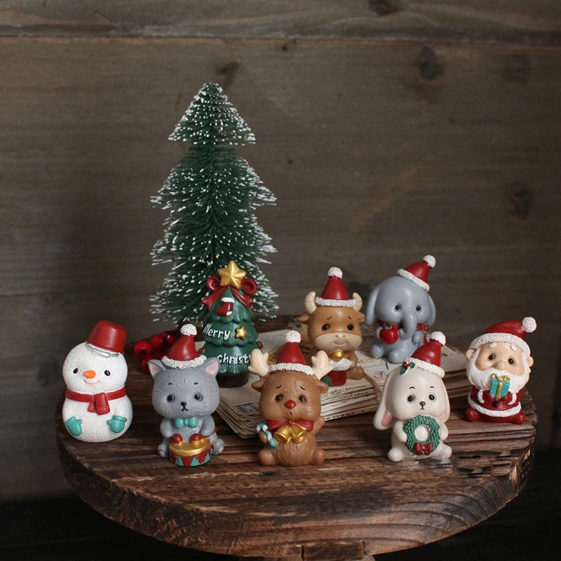 Christmas Resin Family Small Animal Ornaments Creative Home Decoration Mini Christmas Tree Old Man Christmas Gift
