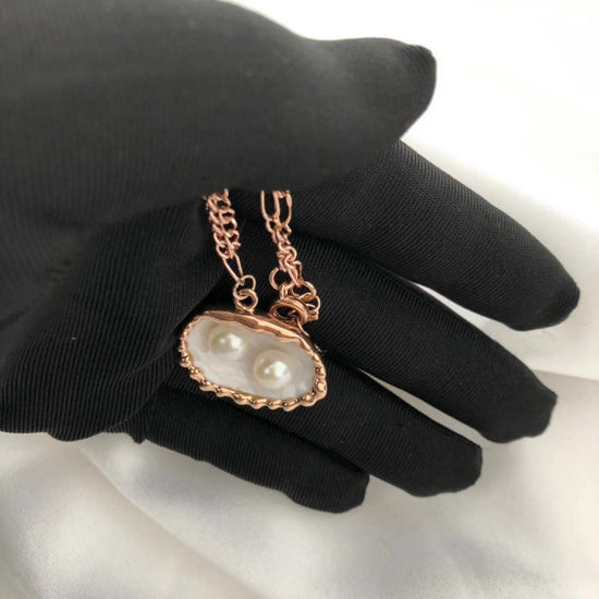 Pearls and Pearl Shell shaped Necklace