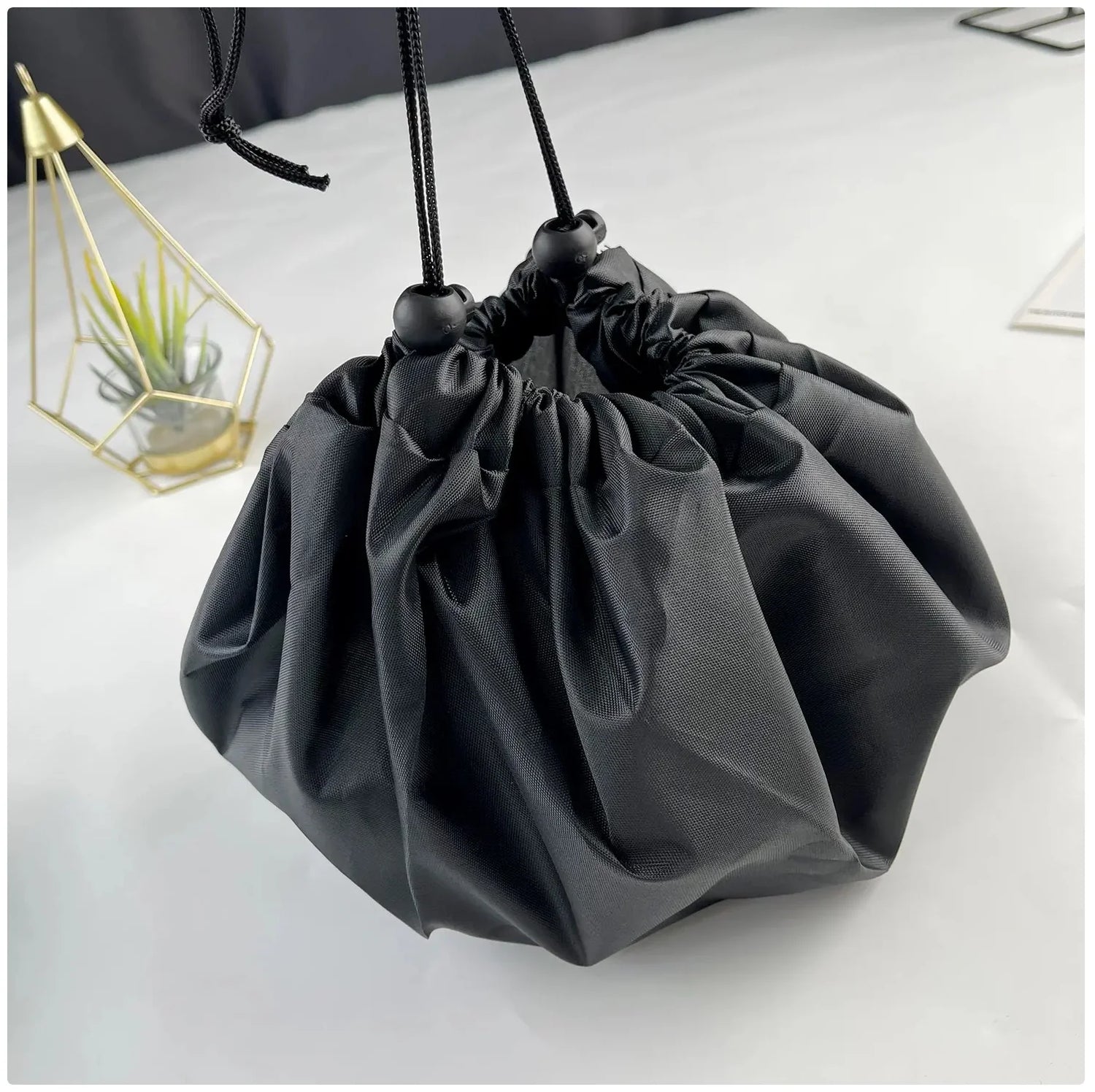 Portable Quick Drawstring Storage Bag - Versatile Organizer for Travel & Home